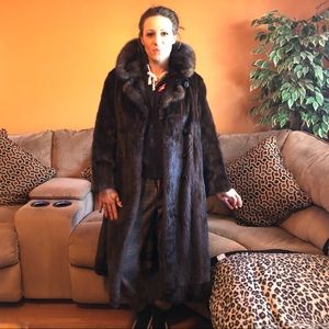 Vintage fur excellent condition, beautiful!